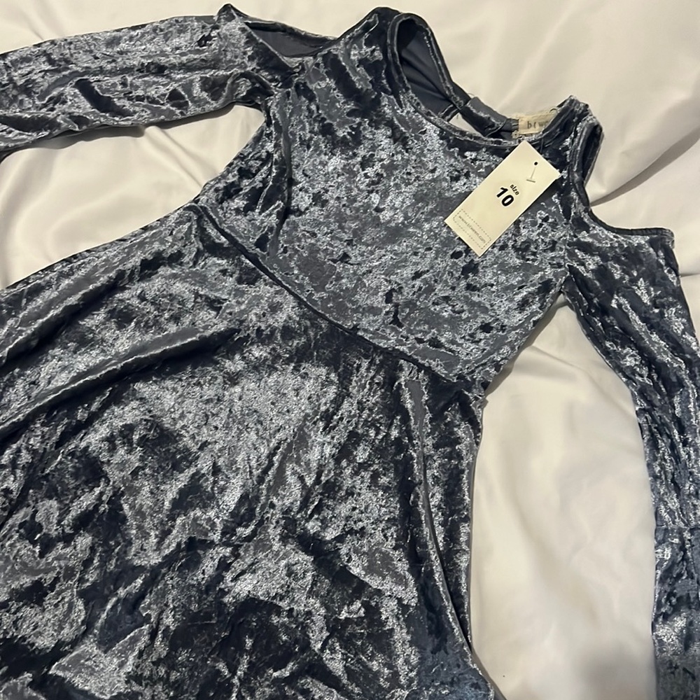 Cold shoulder velour dress size 10. Brand new